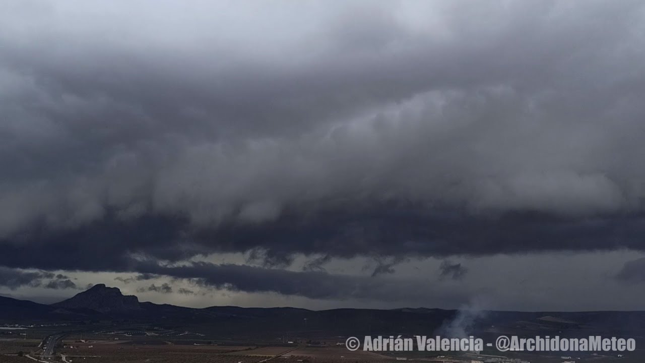 Two Shelf Cloud Timelapse | Dos Arcus en la tarde del Martes Santo. Archidona (12-04-2022)