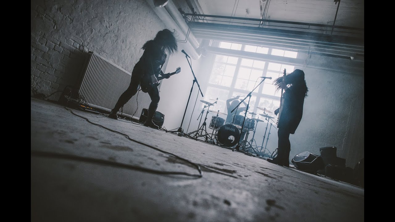 Kamala - Sota sis&auml;ll&auml; (Official Music Video)
