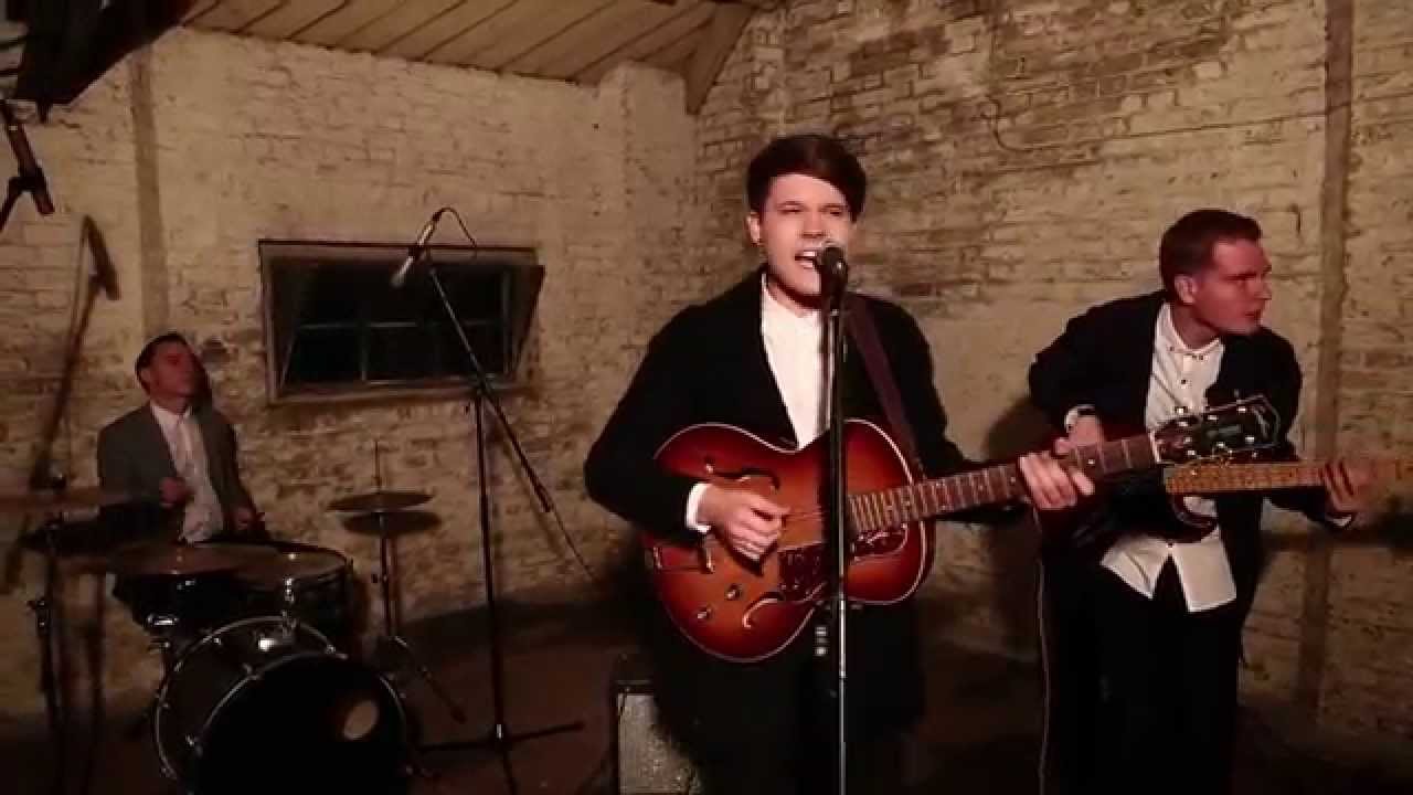 Luke Jackson Trio || 'Is It Me?' || LIVE HD.