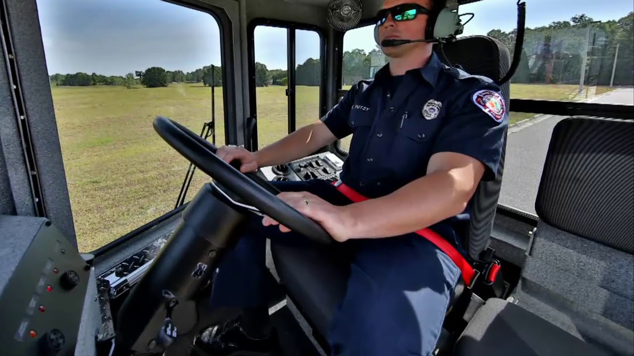 E-ONE Super Tiller