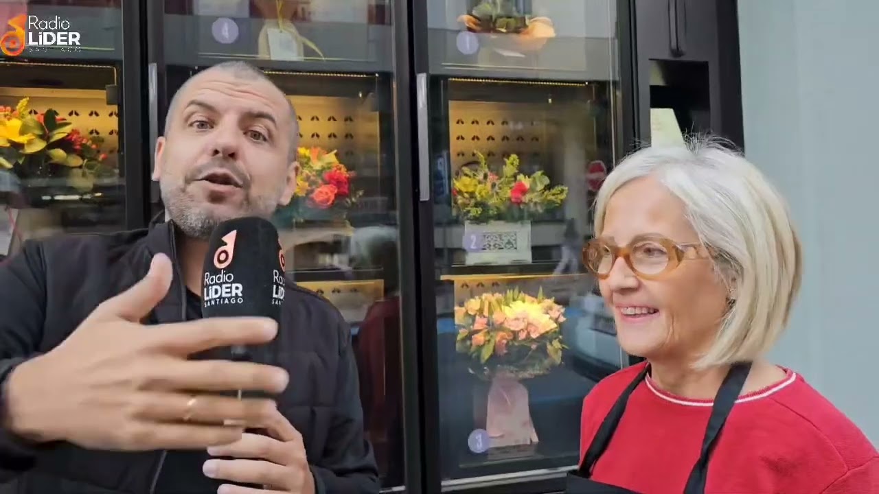 Lilas Floristas estrena la primera máquina expendedora de ramos de Santiago y la segunda de España