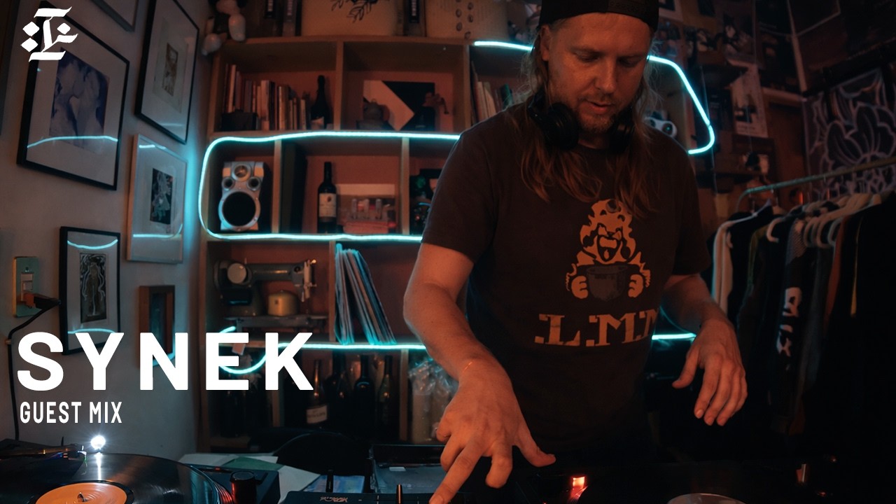 SYNEK  |  Vinyl set @kosmos_cafe
