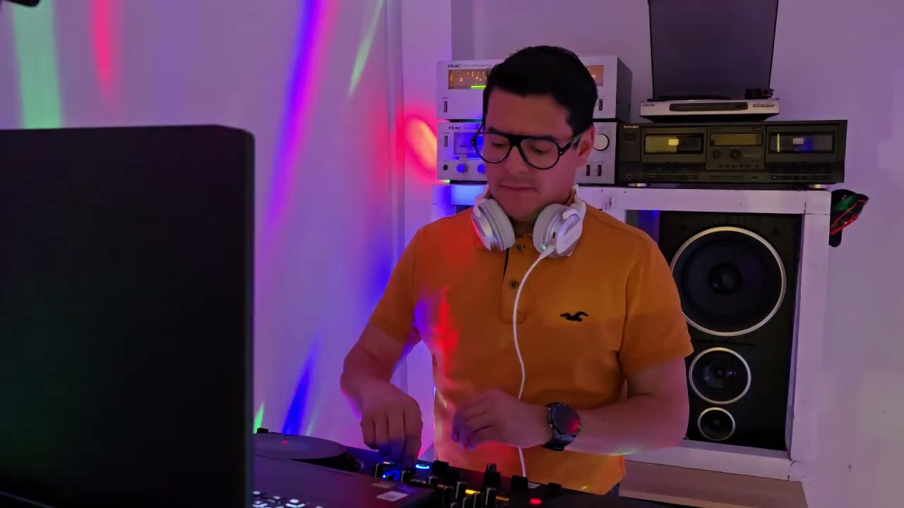 Soy Djpabloevj7, y te llevo en un viaje musical a través de Afro House  y más allá...