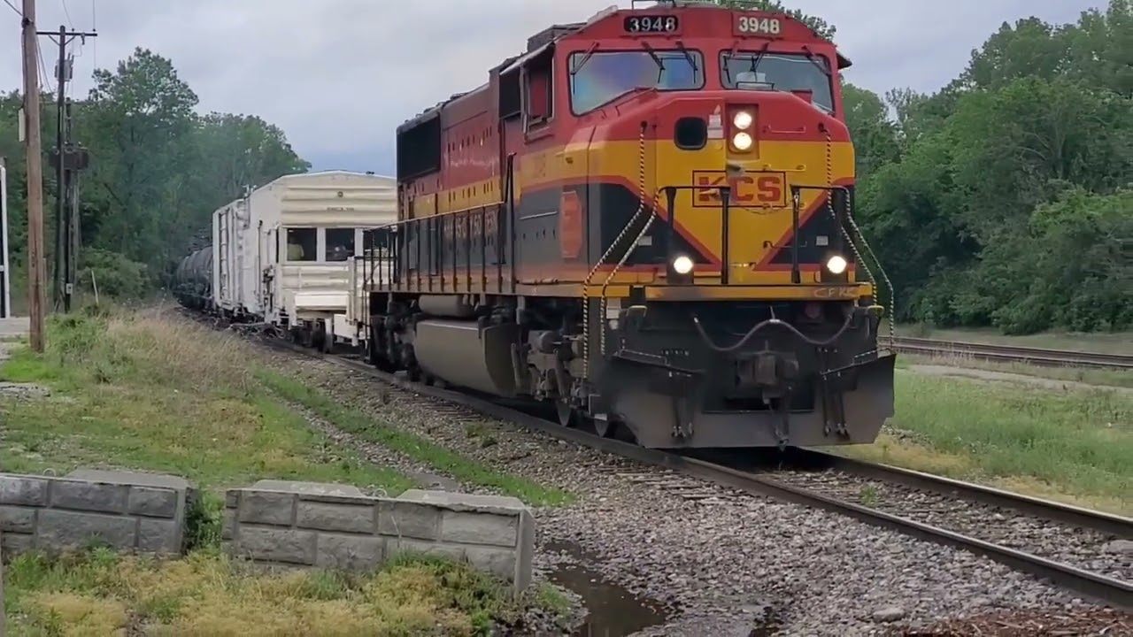ONLY 1 UNIT WONDERS(It's true) 1 unit leaders action featuring KCS, UP, NS, BNSF, 1943, 4859 & more!