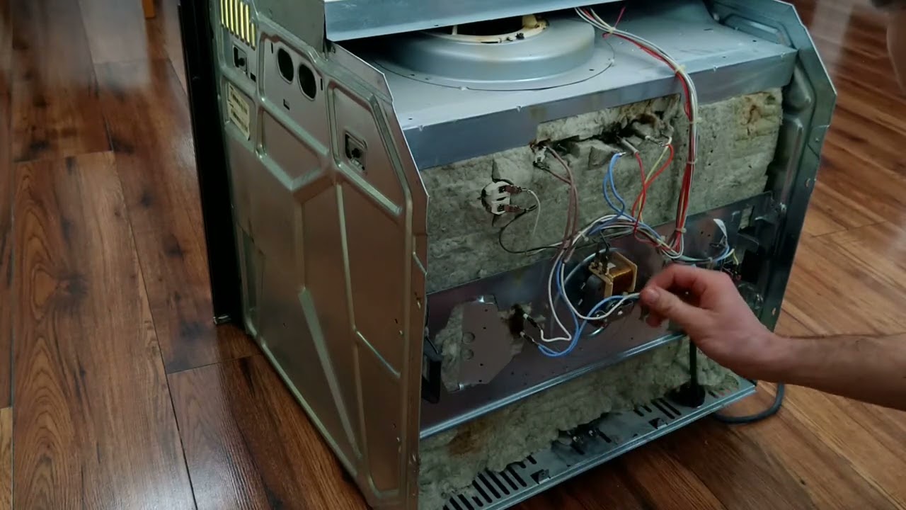Wymiana dolnej grzałki w piekarniku whirlpool. Naprawa piekarnika Replacing bottom heater  whirlpool