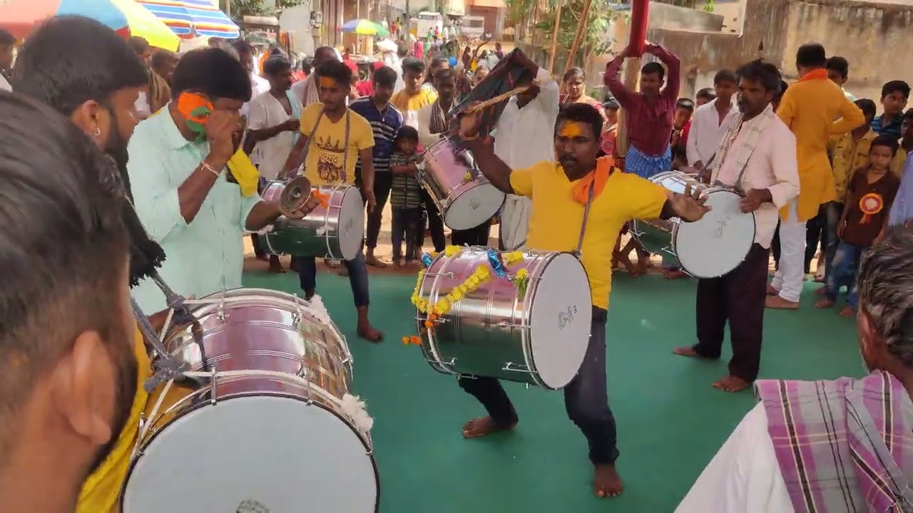 ಶ್ರೀ ಅಮೋಘಸಿದ್ದೇಶ್ವರ ಡೊಳ್ಳಿನ ಮೇಳ ದೇವನೂರ               ತಾ/ಕುಂದಗೋಳ ಜಿ/ಧಾರವಾಡ M.9353428691,99642 57617
