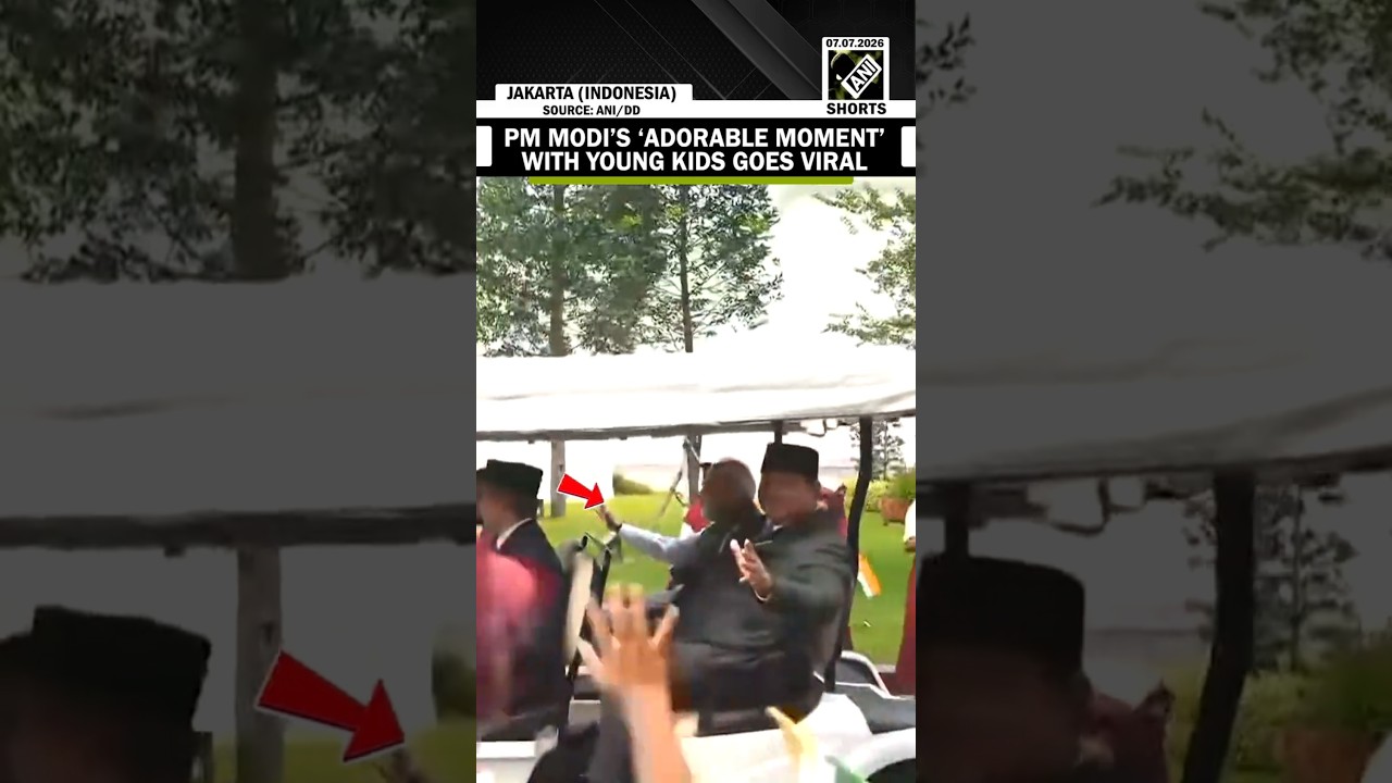 Must Watch Video! PM Narendra Modi&rsquo;s &lsquo;Adorable moment&rsquo; with young kids goes viral