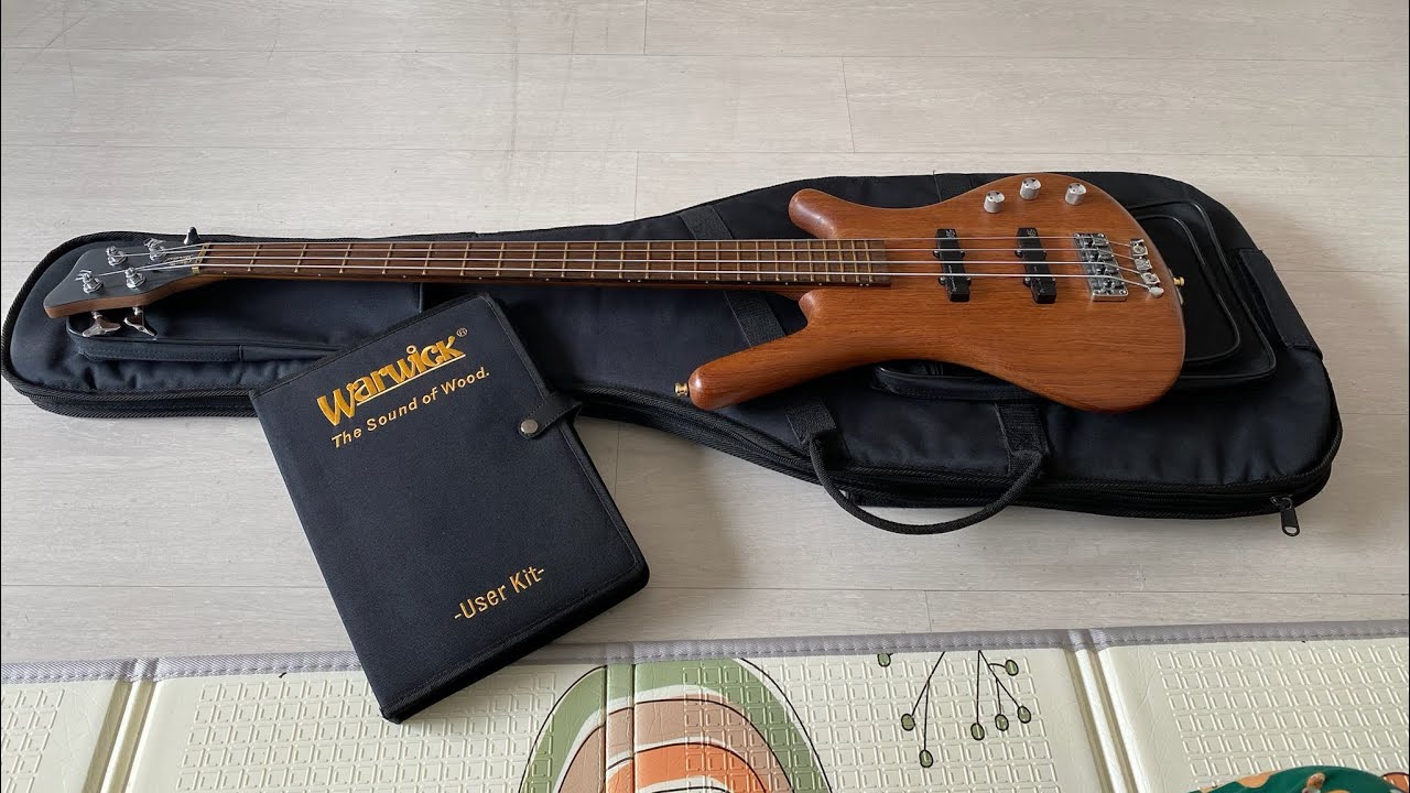 Mid 2000s German Warwick Corvette Standard 4 Bubinga Passive