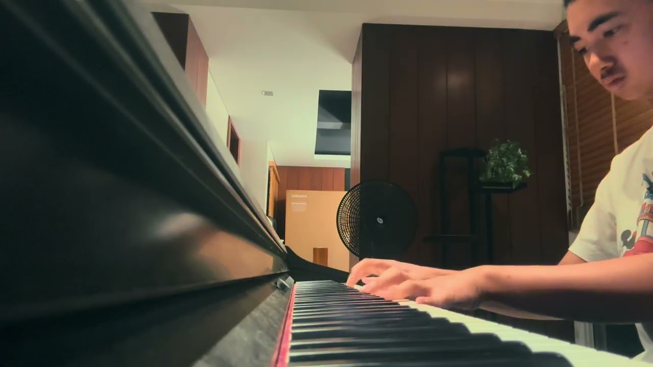 11 minutes of Fly Me To The Moon piano improv