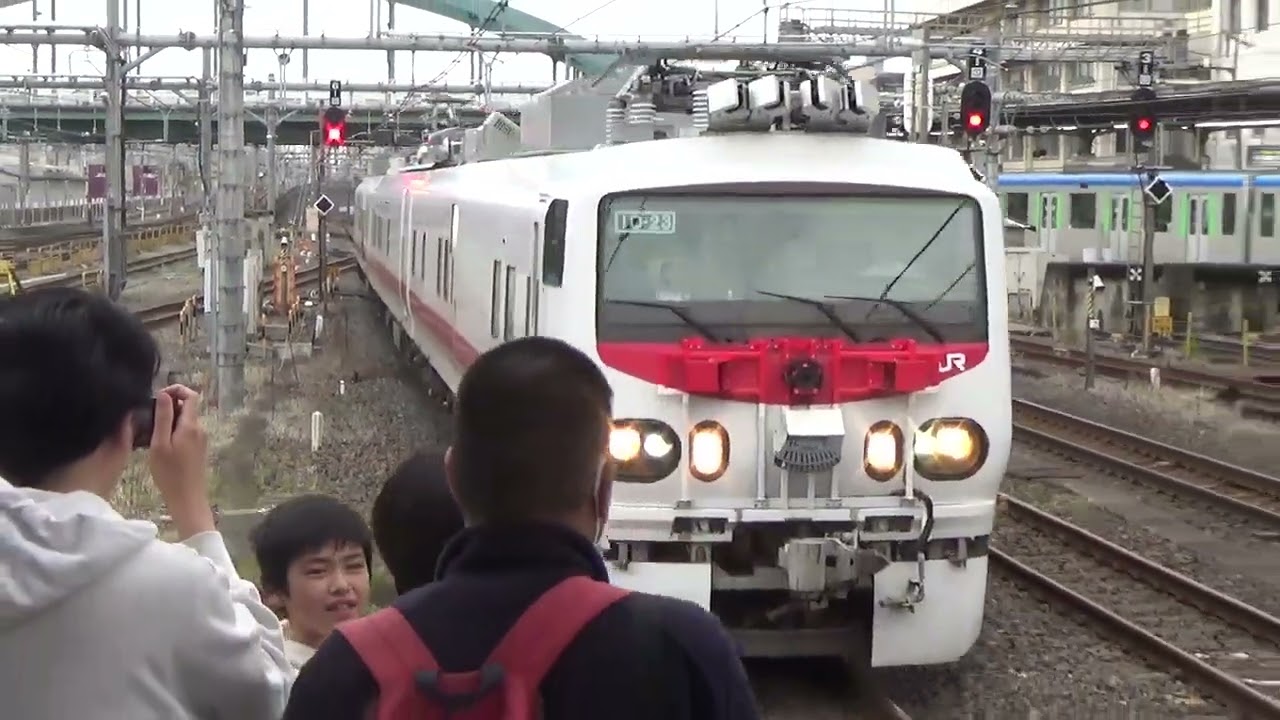 East i_E