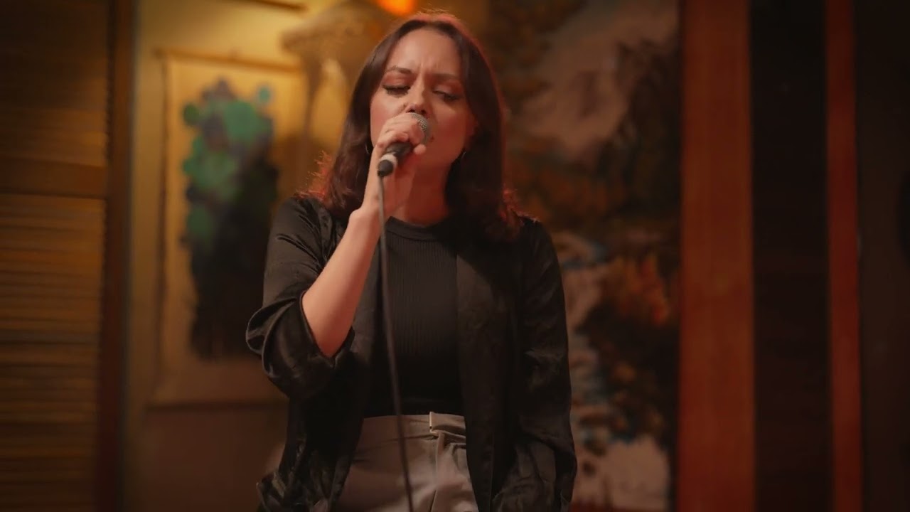 Sahara Beck - 'Hunter' - Live Acoustic from Its Still A Secret