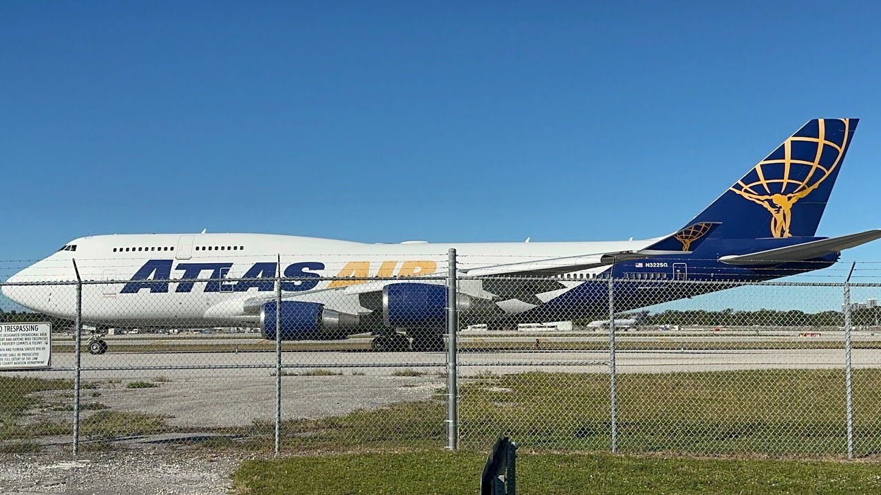 BOEING 747-400 take off roll from Fort Lauderdale Dolphins charter to Green Bay Appleton bonus a333