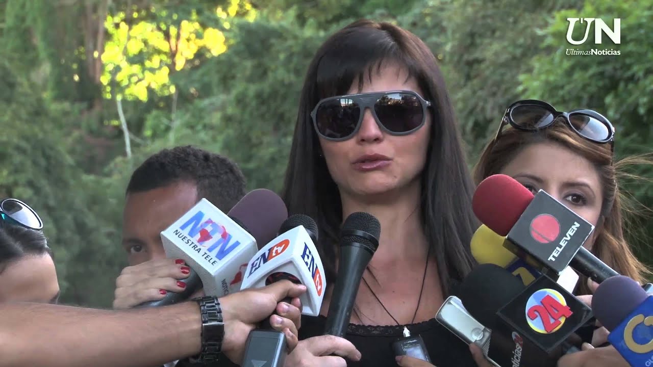 Artistas y p&uacute;blico despiden a M&oacute;nica Spear y a su esposo, Thomas Berry
