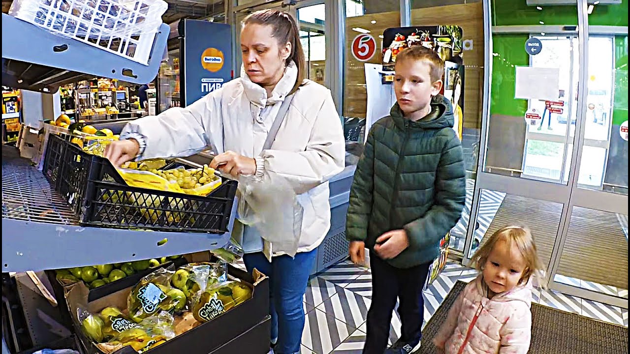 В поисках бензина. Едем на почту, в магазин и на заправку всей семьёй