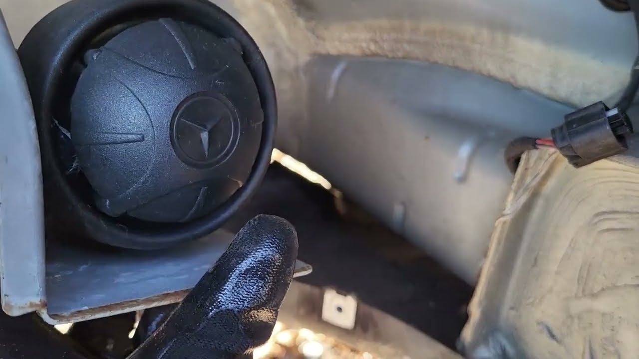 HOW TO REPLACE MERCEDES ALARM THAT GOES OF RANDOMLY ALL THE TIME  #alarm #mercedes #replace