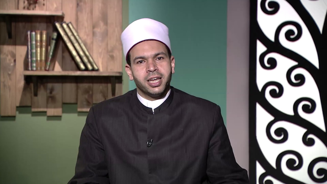 حكم التأخر عن العمل بإذن.