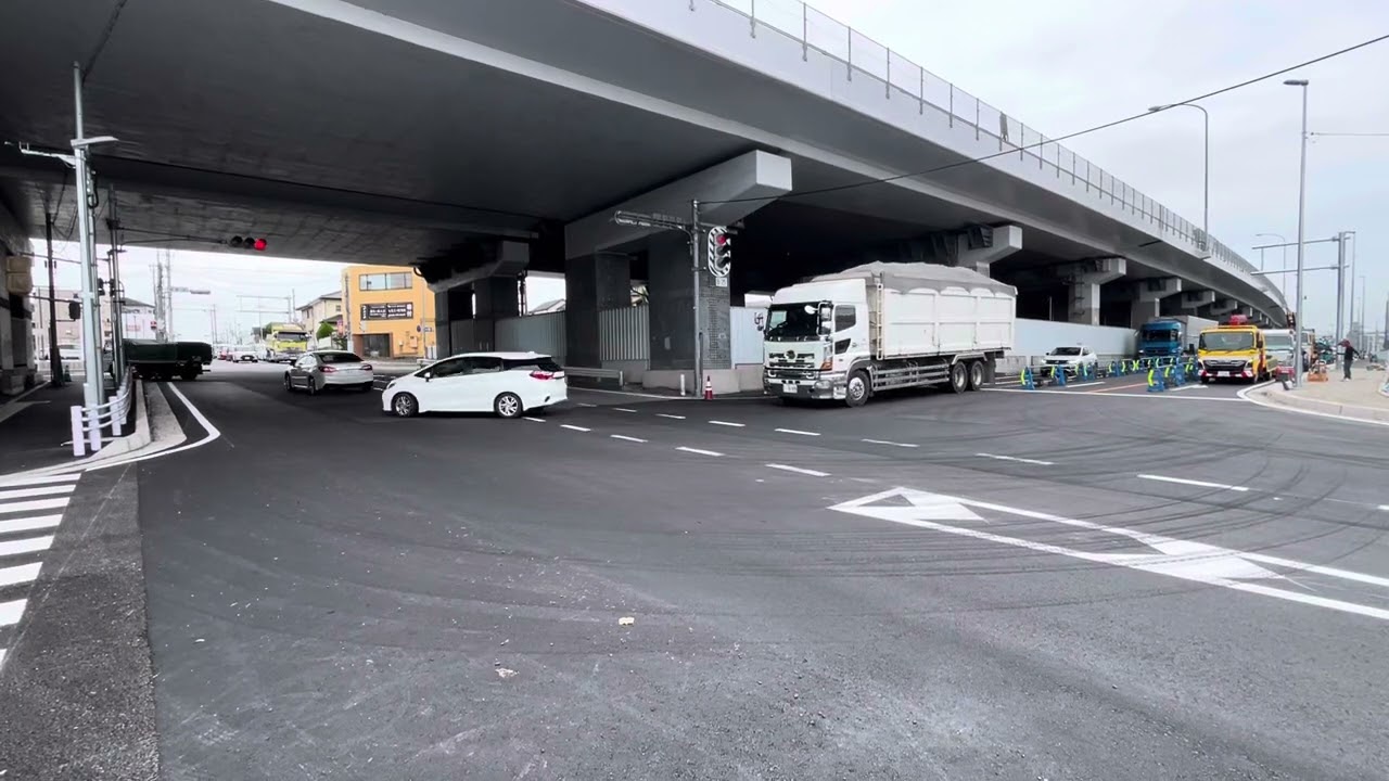 加倉北交差点のクランク②（開通3日前）