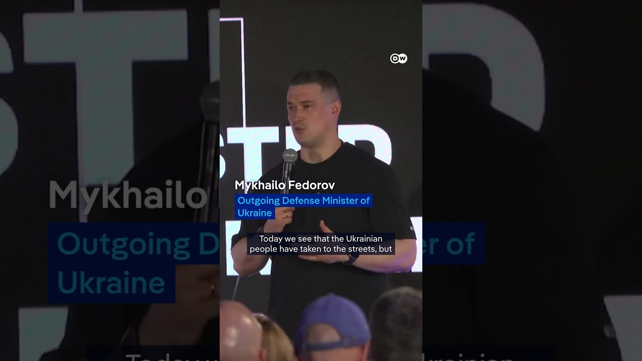 Protests in Kyiv as defense minister behind drone program replaced | DW News
