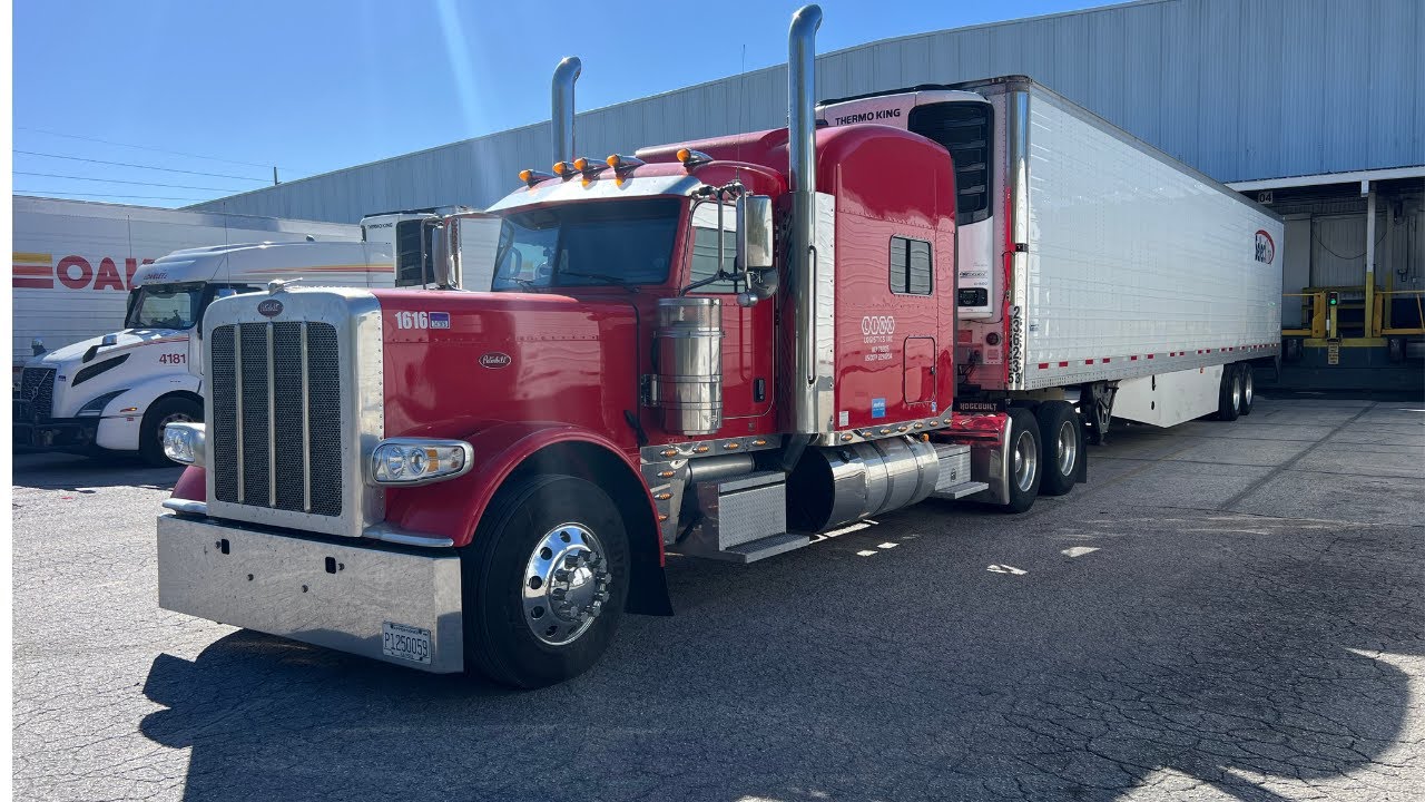 389 PETERBILT MAKING A DELIVERY