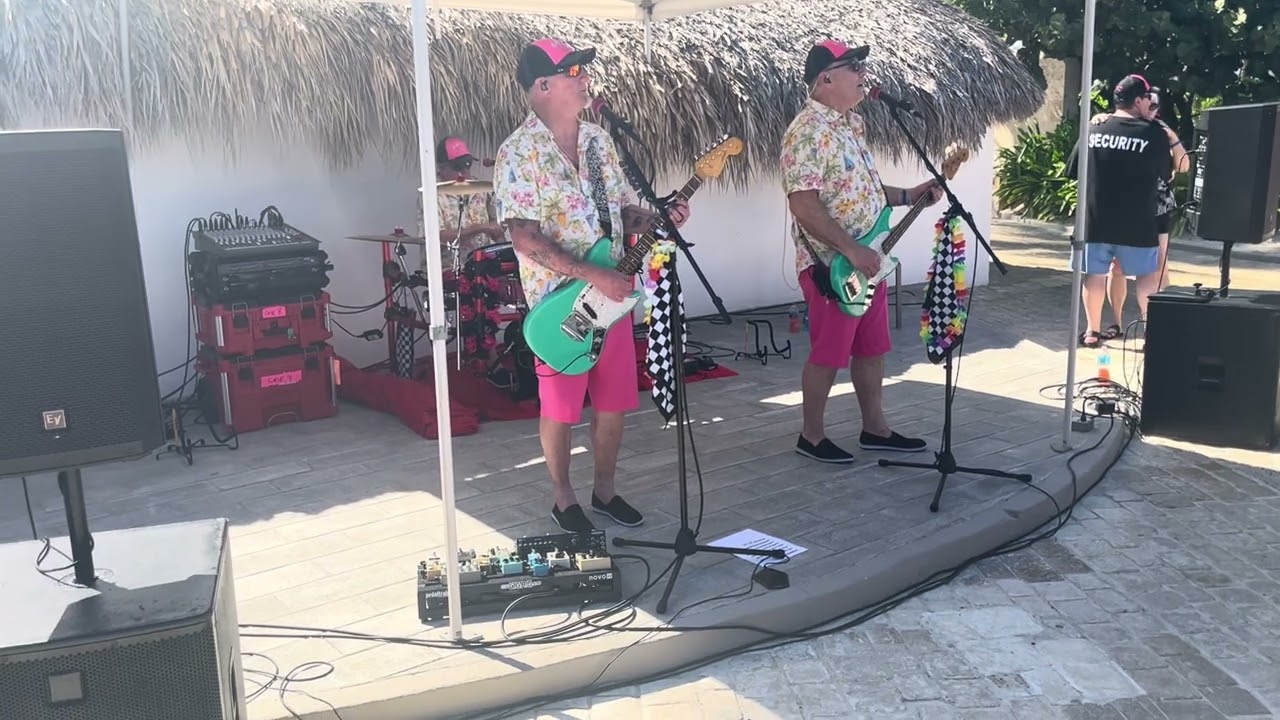 Eddy and the Stingrays - Little Surfer Girl in Punta Cana