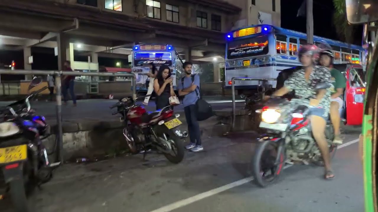 Galle City at Night: A Relaxing TukTuk Ride through the Streets 🛺✨