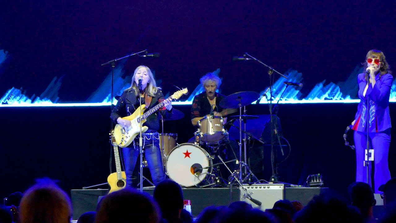 Aurora Beltrán & Nat Simons - Fiestas del Pilar de Zaragoza 2025 - Chicas Fuertes