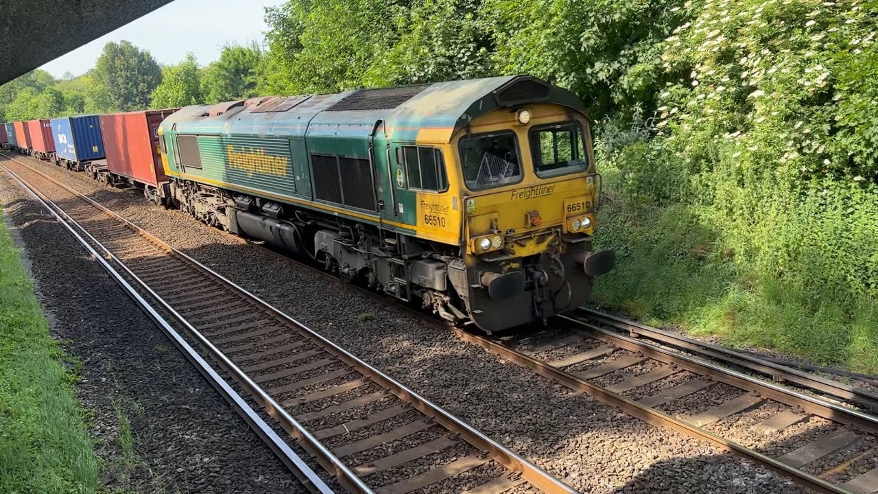 Class 66 | 66510 | Two Tone | Freightliner