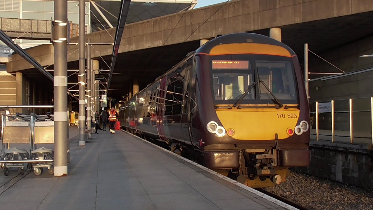 Trains at: Stansted Airport - WAML - 14/12/19