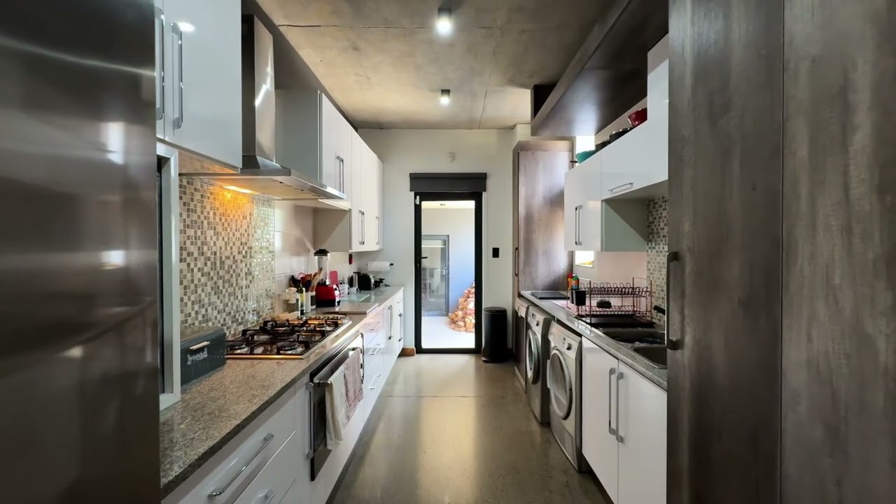 A Private Off-Grid Sanctuary of Distinction in Copperleaf Golf Estate