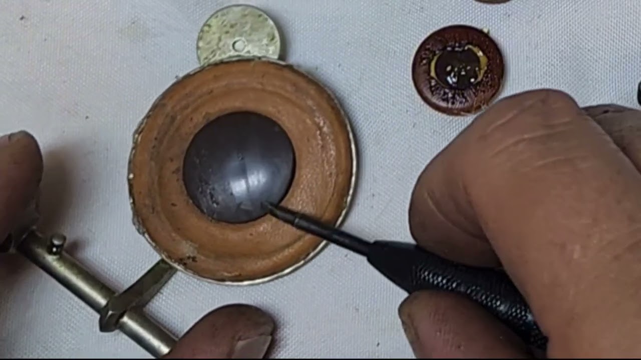 Saxofón alto, cambio de zapatillas y reparaciones parte 1.