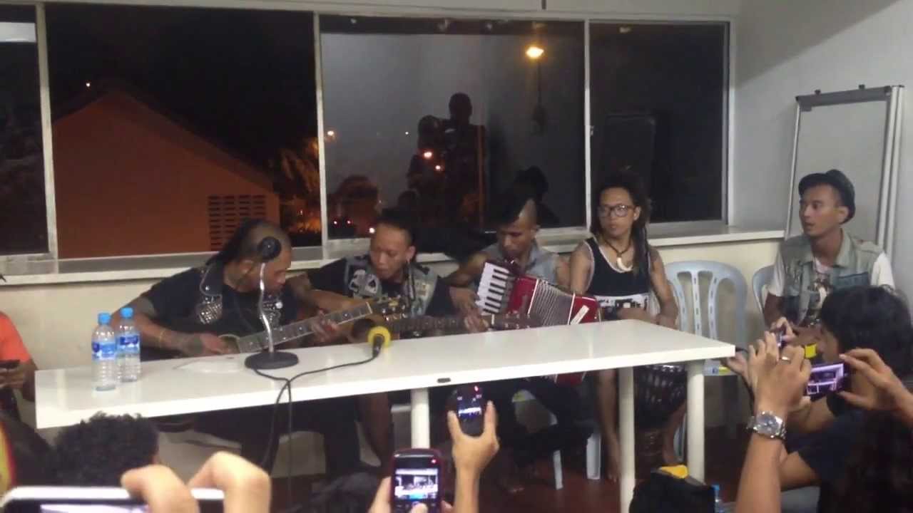 Marjinal- boikot (acoustic) @radio bangsar utama