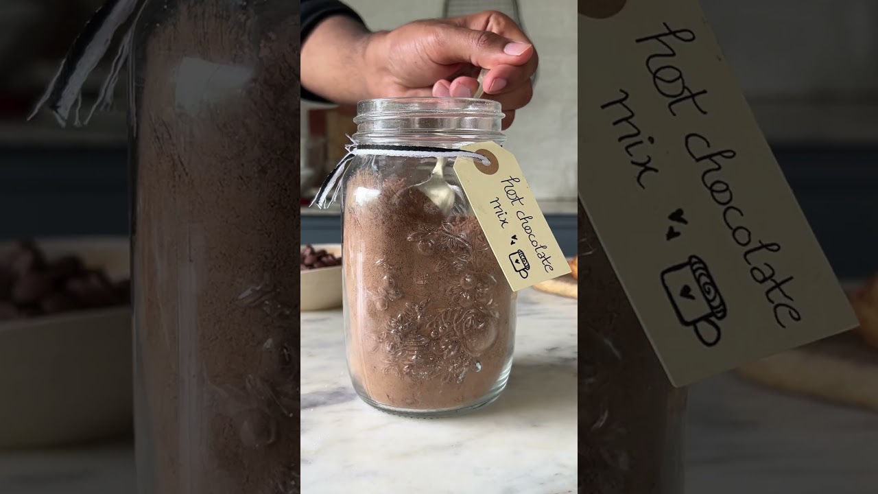 *BEST EVER* INSTANT HOT CHOCOLATE MIX | HOW TO MAKE INSTANT HOT CHOCOLATE AT HOME #shorts