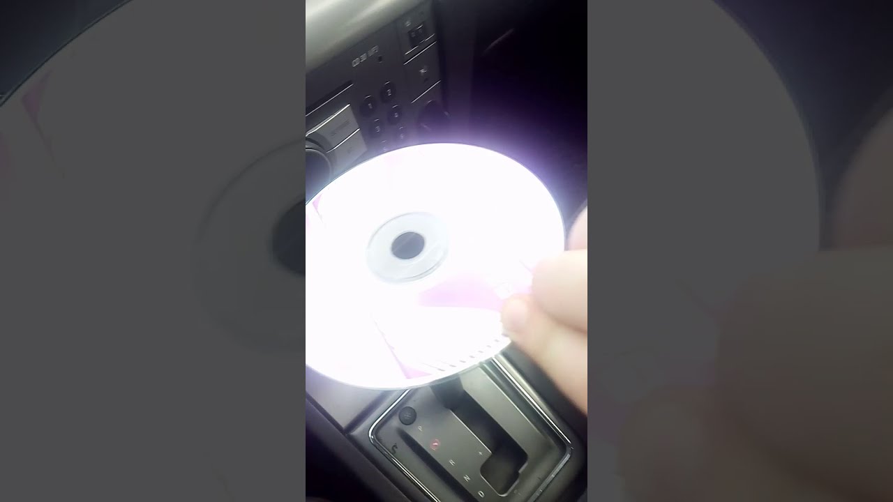 CD 30 MP3 магнитола опель читает больше 100 песен.