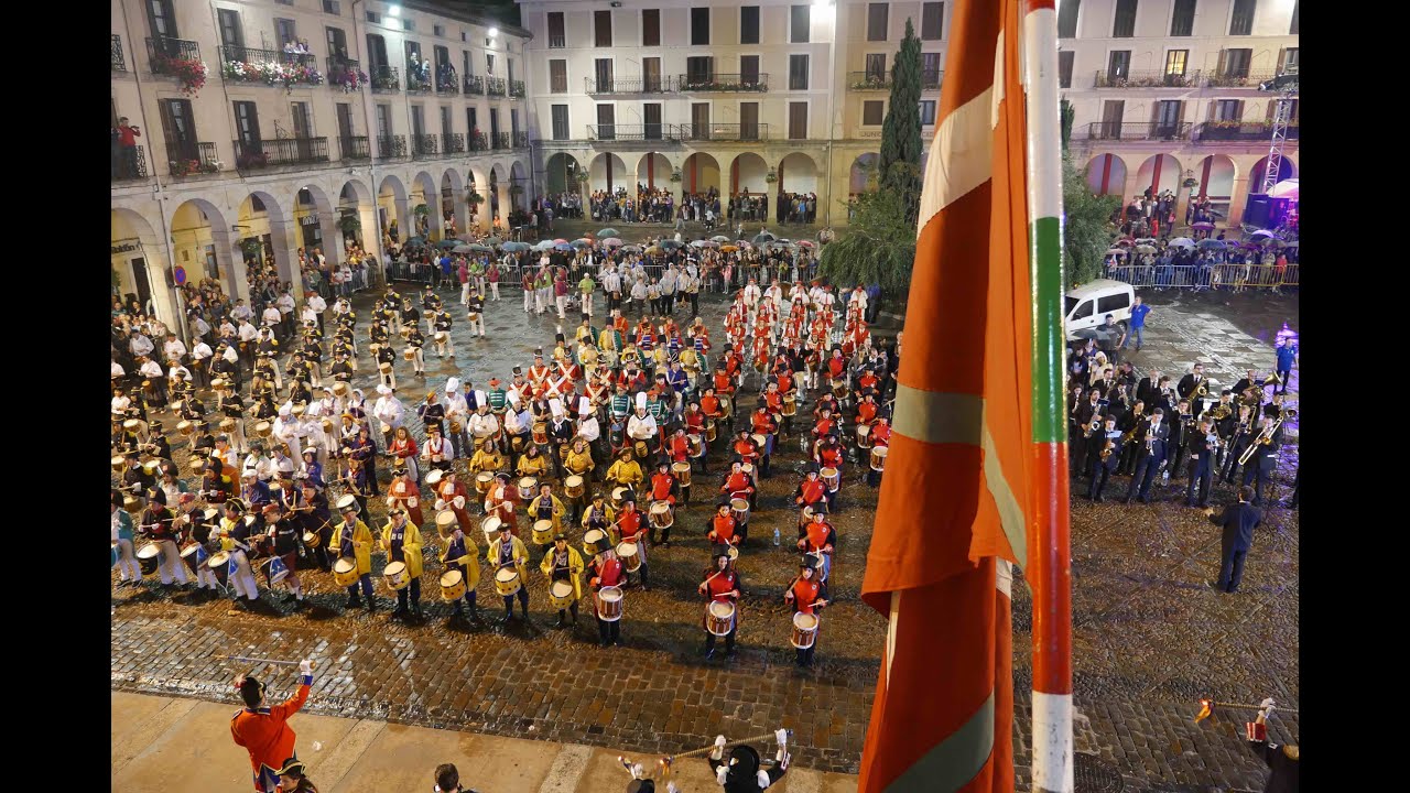 Indarrez bete ditu 50 urte Zumarragako Danborradak. 2016 uztaila