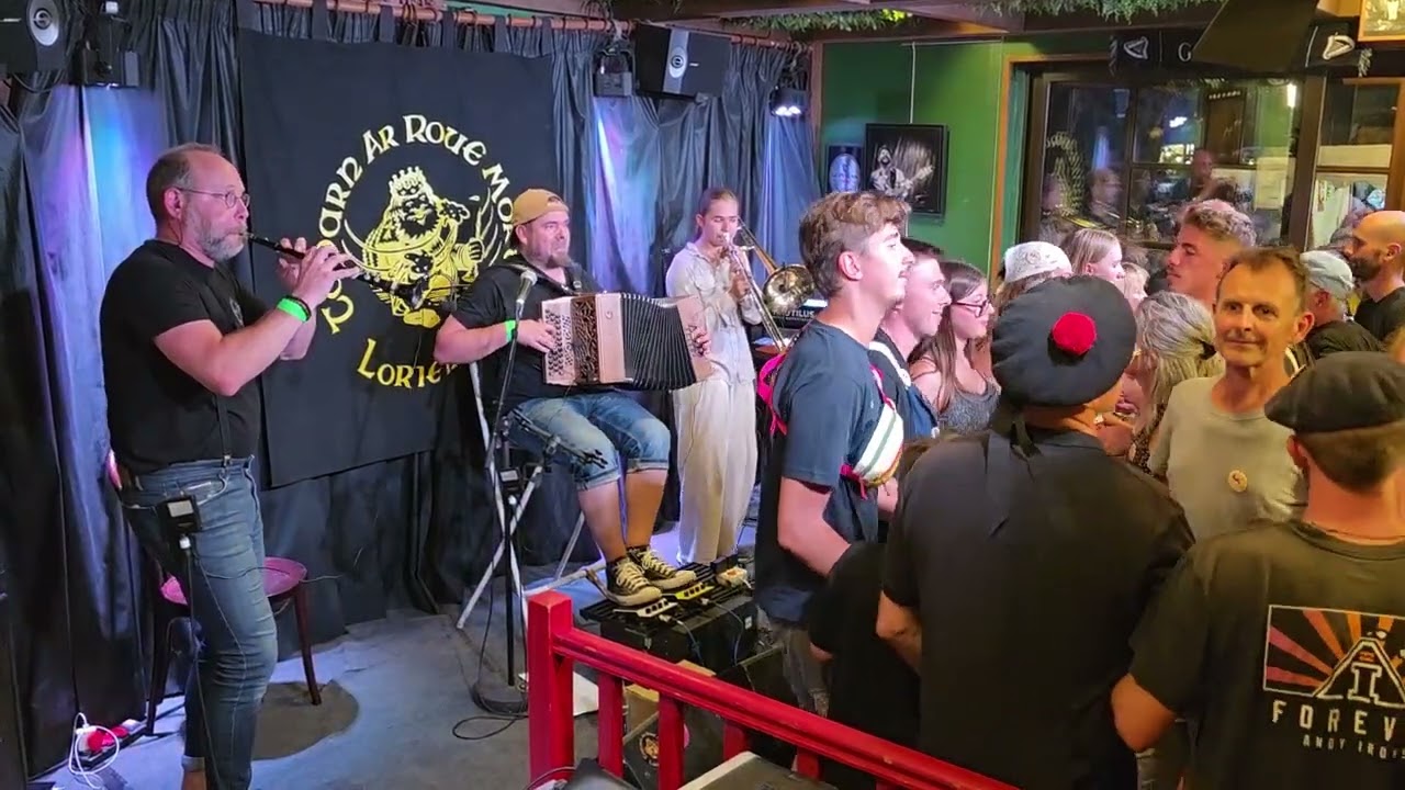 Kelt Trio / Hanter-dro / Fest-noz Tavarn Ar Roue Morvan Festival de Lorient 2025