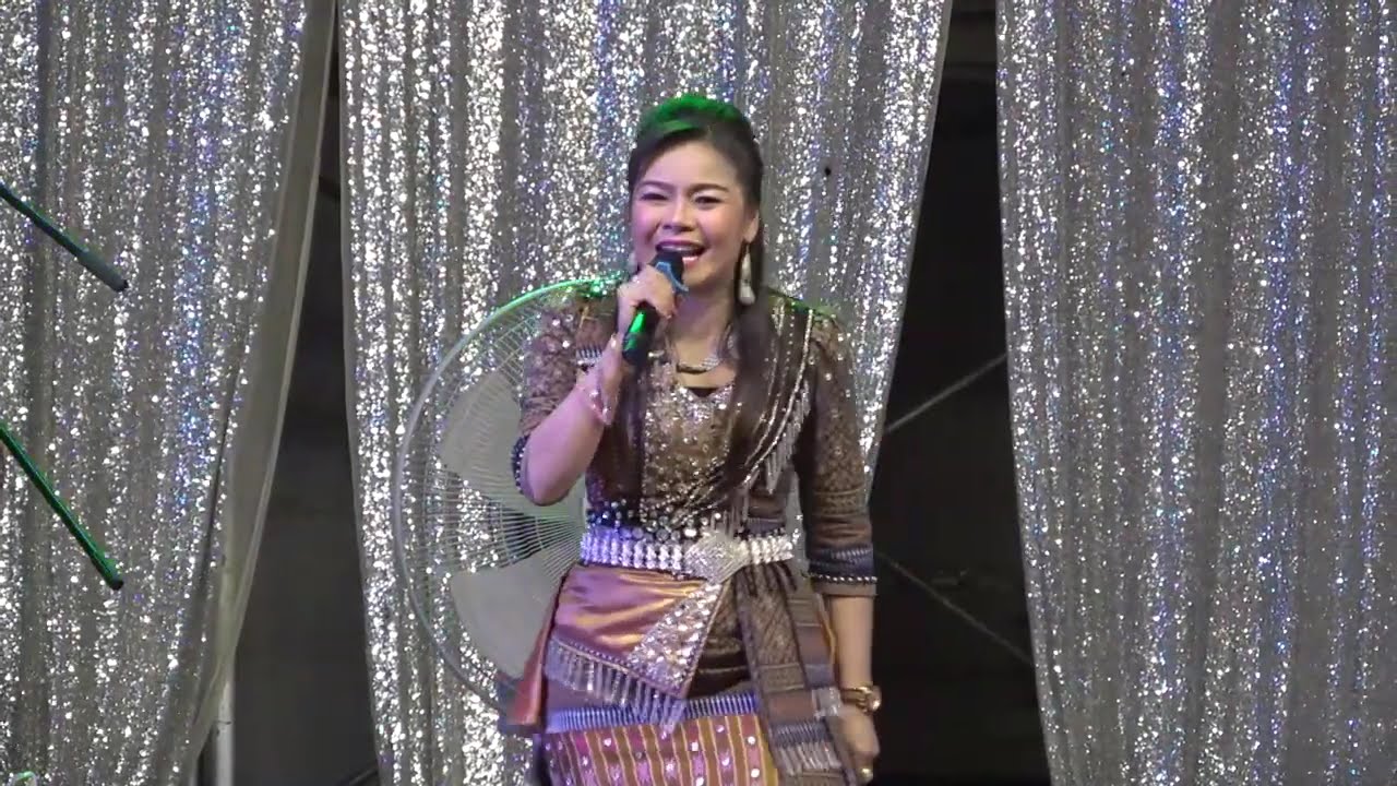 มยุรี ดาวกระจาย&วรฉัตร ดาวเหนือ งานนมัสการองค์พระเจ้าใหญ่ที่บ้านชาดตำบลพลอำเภอเมืองพลจังหวัดขอนแก่น
