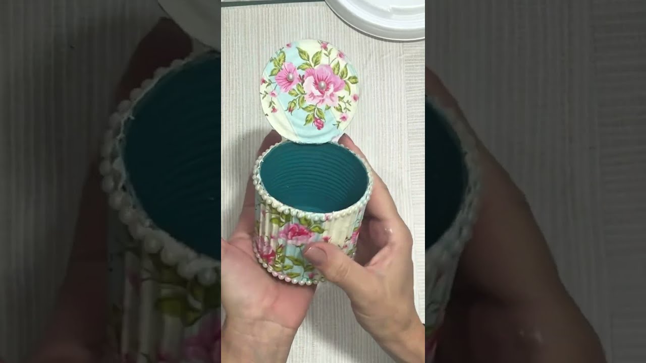 DIY Ideia de lata decorada com papelão e Decoupagem 
