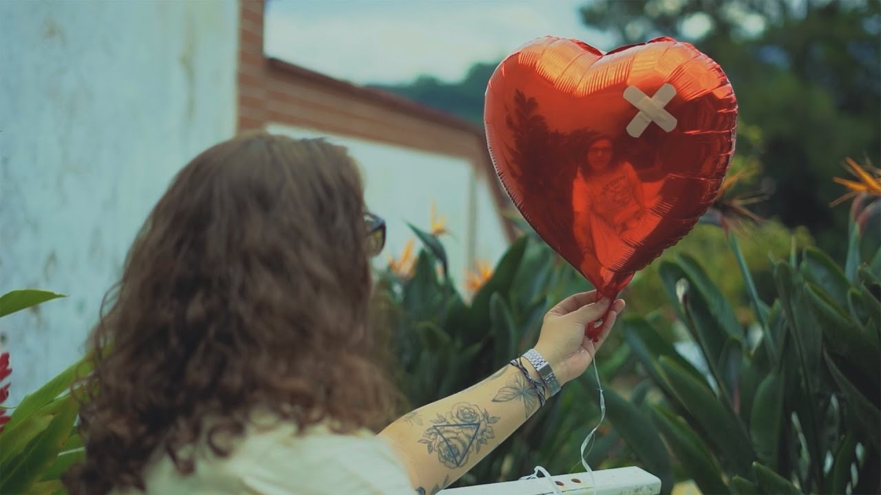 Biank - Um belo dia pra se apaixonar (Clipe Oficial)