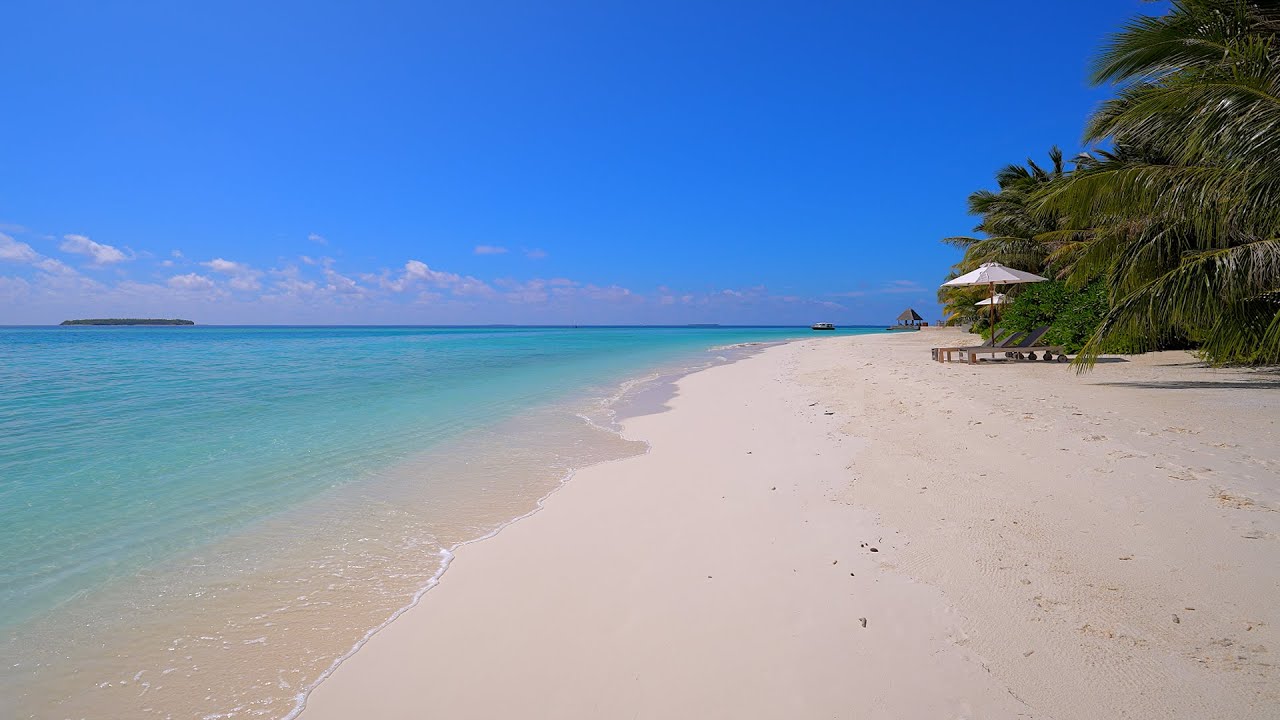 🏝 Ocean Sounds For Deep Sleeping With Rolling Waves. Maldives Beach & Gentle Ocean Waves 4K