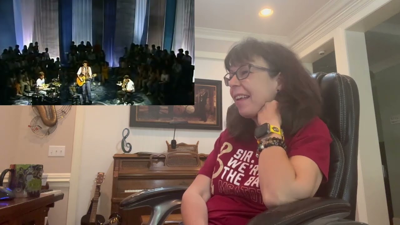 Music Teacher reacts to - Legião Urbana - Índios