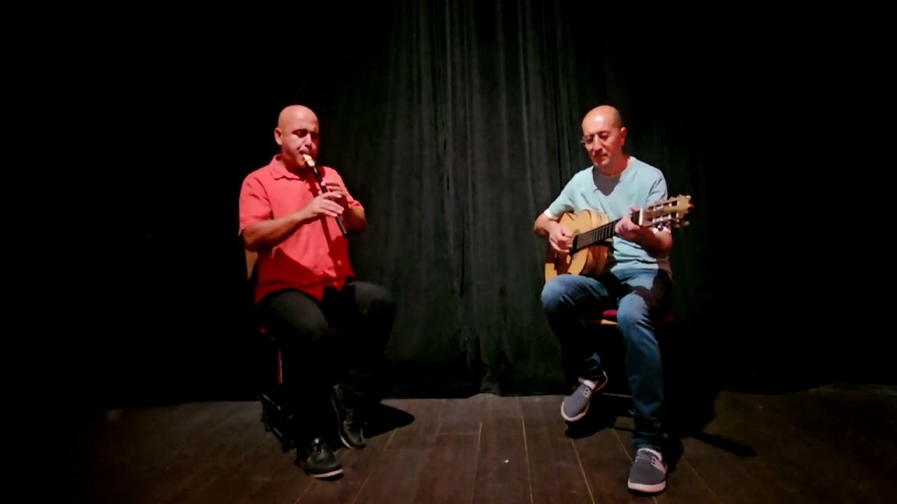 Zafer TAŞDAN / Ali Ekber KAYIŞ  /   Aşağıdan gelir omuz omuza