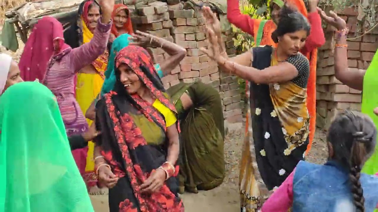 Organ Baja per Kiya Gaon Mein dance Nani ne 😆 #viral #gao #ytshorts #shorts #dance #bajaj 