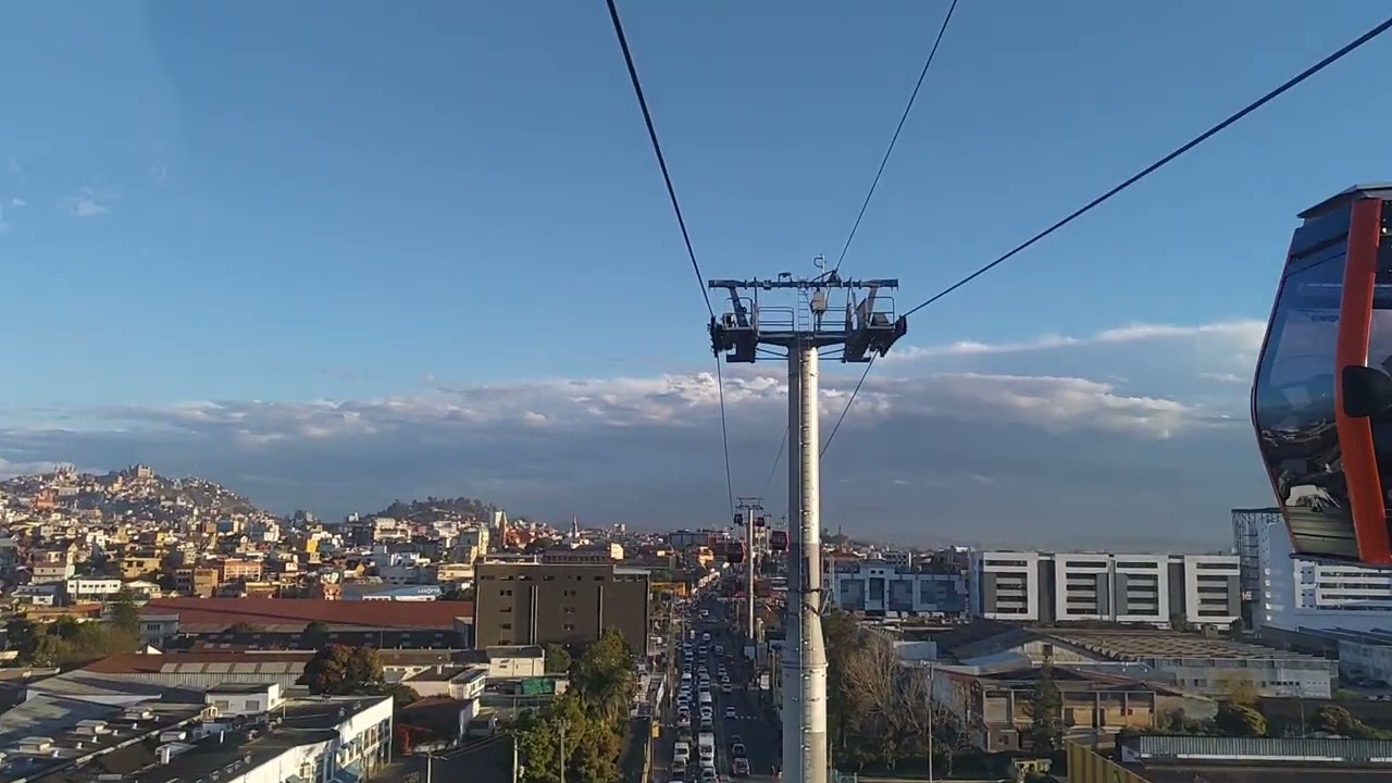 Riding Téléphérique 🚡 from Station Ankorondrano S4 to Station Antanimena S3 - Aerial view of Tana