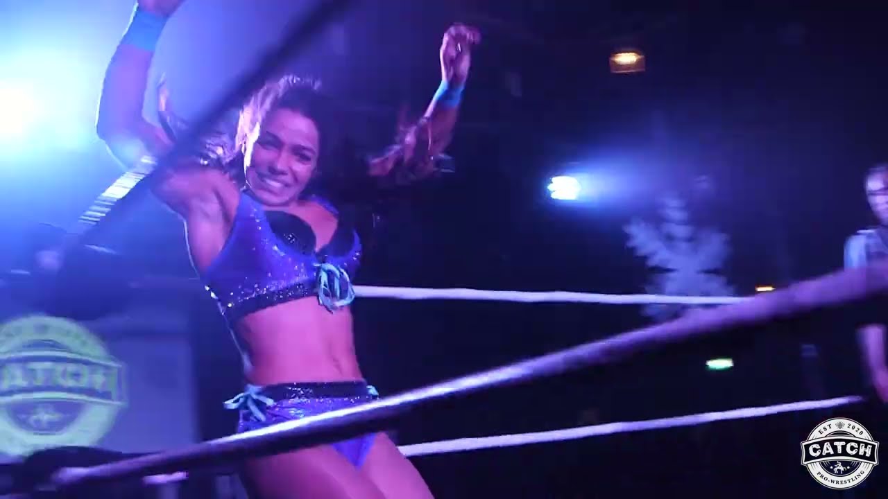 Aleah James Vs Lizzy Evo (C)