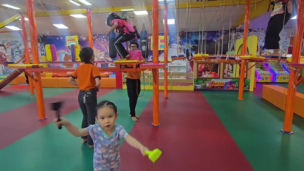 Mấy chị em Hachi Winnie đi khu vui chơi TT