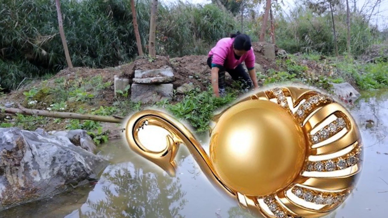 😱 The girl was shocked to hear the sound of clam shells spitting pearls in the middle of the night