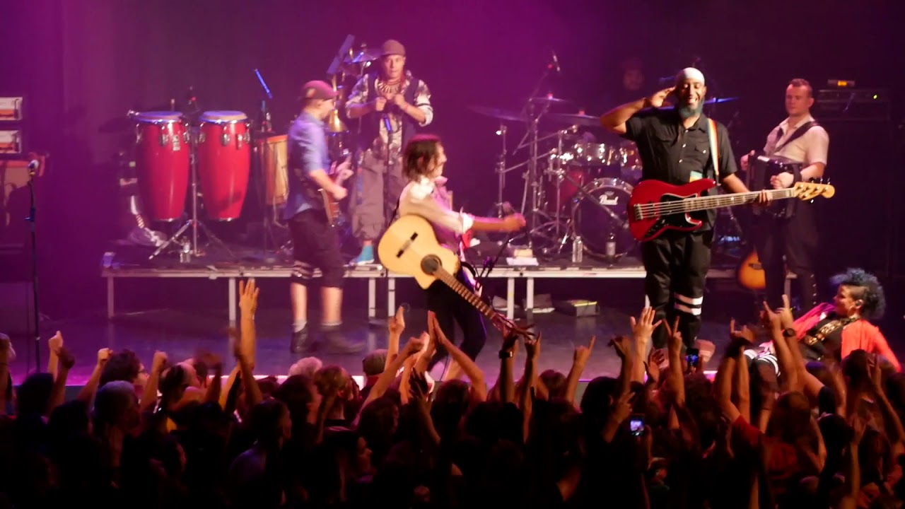 Gogol Bordello @ Trianon Paris 2017 - Pala Tute - Ending