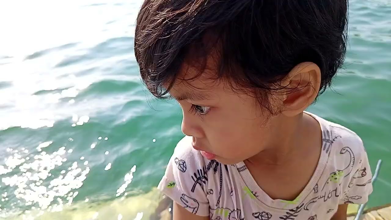 Liat Bapak Turun Berenang 
