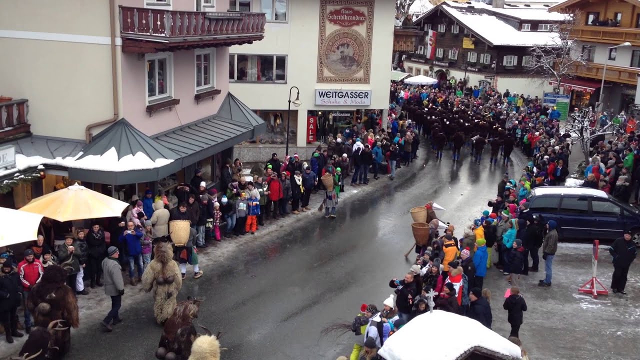 Altenmarkter Perchtenlauf - Musikkapelle Altenmarkt