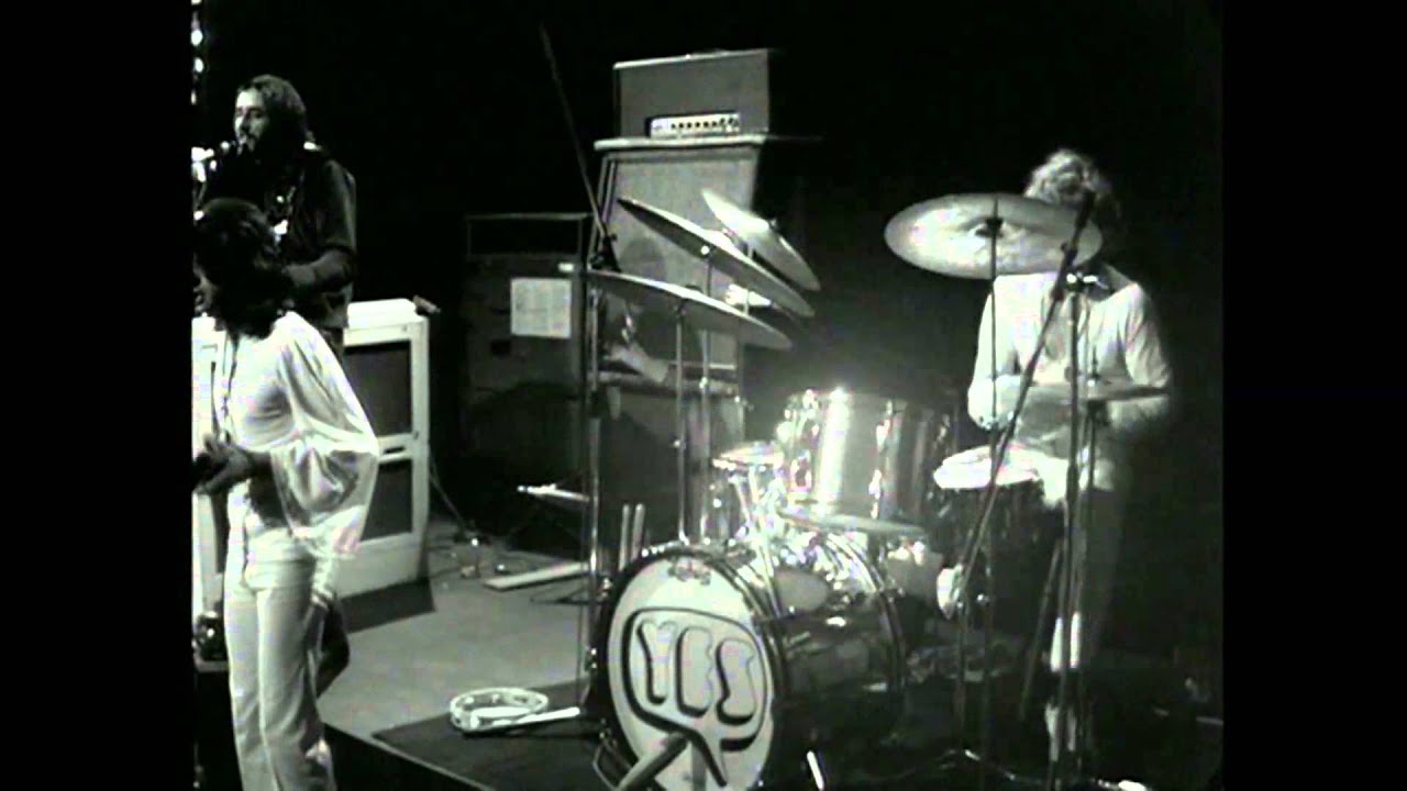 YES - Looking Around